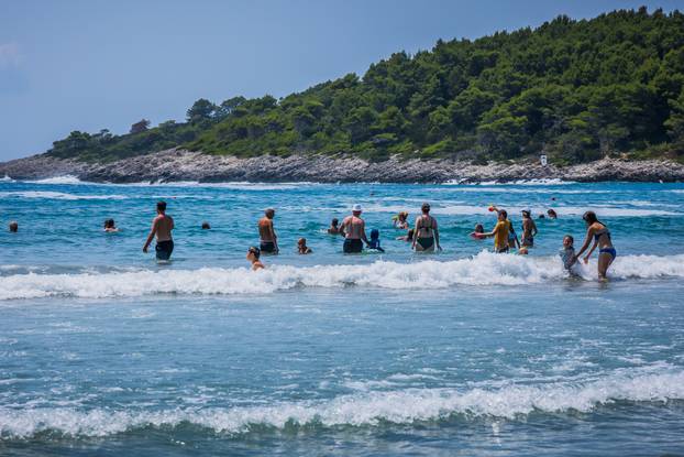 Lumbarda: Pjesčana plaža Pržina na južnoj strani Korčule 