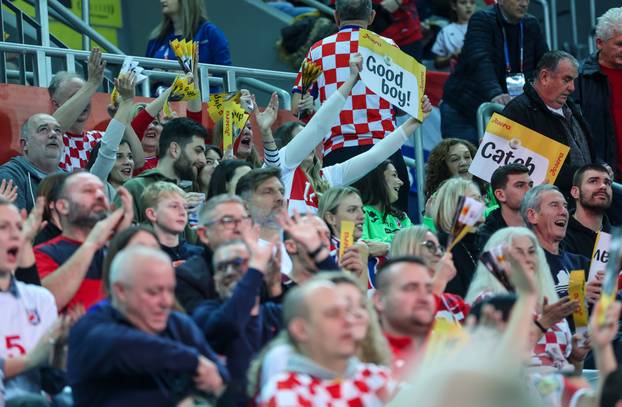Zagreb: Navijači na susretu Hrvatske i Slovenije na IHF Svjetskom rukometnom prvenstvu 2025.