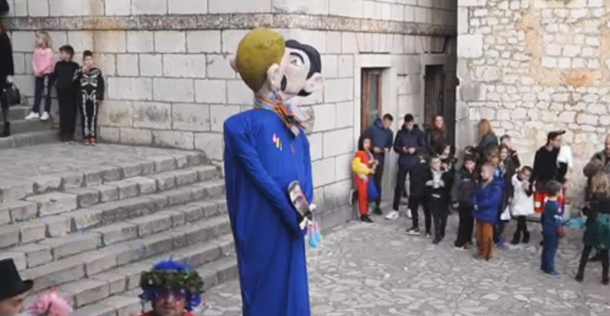 Sramotno! Imoćani umjesto Fašnika spalili gay par s bebom