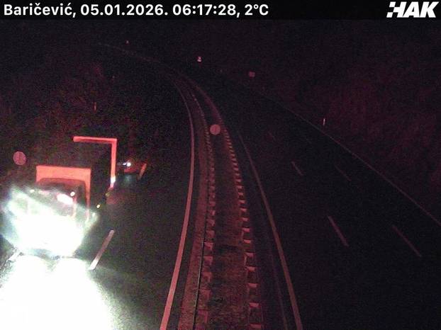 FOTO  Snijeg pada u Zagrebu, A1 zatvorili kod Sv. Roka zbog sudara. Ovako izgledaju ceste