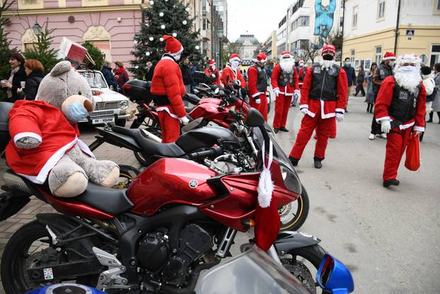 Moto Mrazovi provozali se Bjelovarom, ali zbog korone nisu smjeli djeci dijeliti poklone