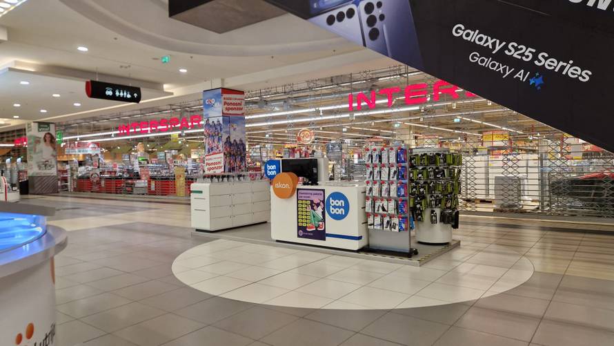 VIDEO Evakuirali šoping centar u Zagrebu zbog dojave o bombi. Policija potvrdila: 'Bila je lažna'