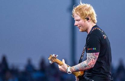 VIDEO Skromni Ed Sheeran: 'Radije letim Ryanairom nego privatnim avionom...'