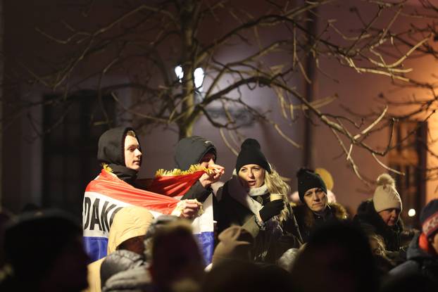 Osječani i njihovi gosti u novu 2026. godinu ušli su uz zvukove legendarnog Miroslava Škore