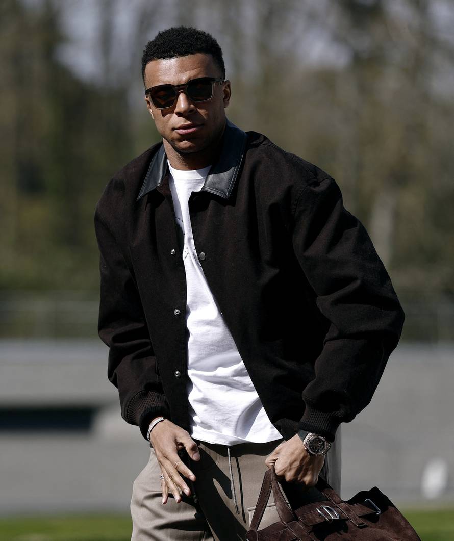 International Friendly - France Training