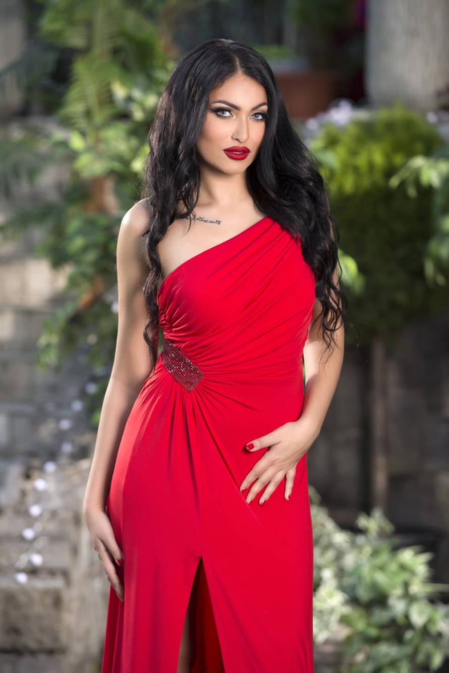 Hana Rodić prije svih operacija izgledala je potpuno drukčije: Evo koje je sve korekcije radila