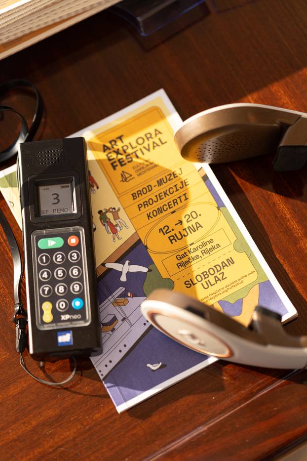 Art Explora brod u Rijeci privukao već 8000 posjetitelja