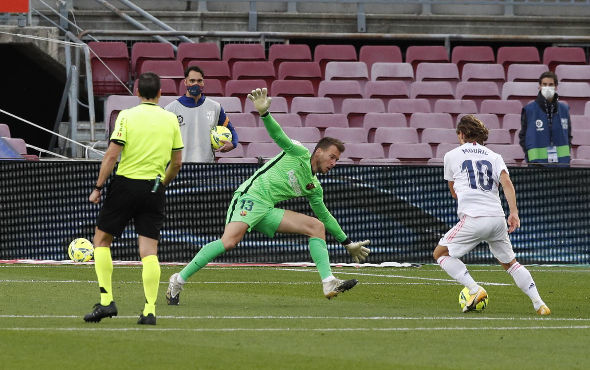 La Liga Santander - FC Barcelona v Real Madrid