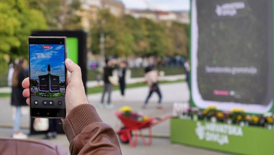 Dok Hrvatska divlja u centru Zagreba, samoborska gromotulja izumire
