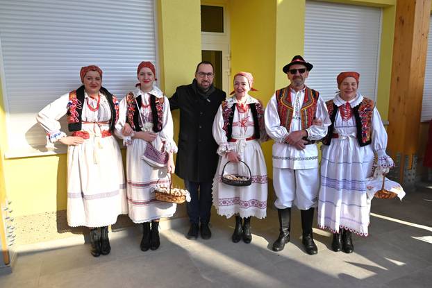 FOTO Vrapče ima novu tržnicu. Koštala više od 3 milijuna eura, evo što će sve tamo prodavati