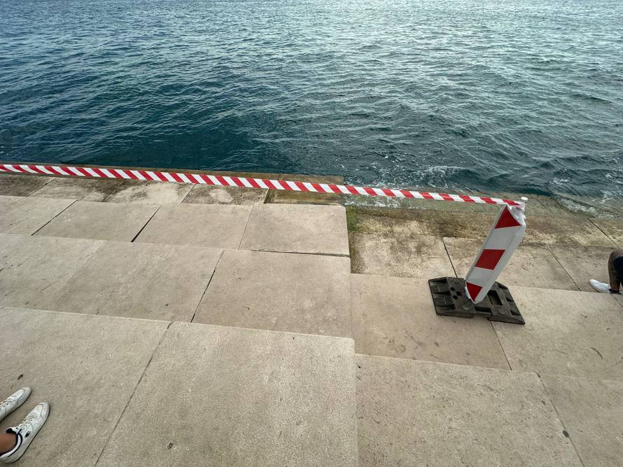 FOTO Snažno nevrijeme u Zadru oštetilo i Morske orgulje: 'Cijeli jedan blok završio je u moru!'