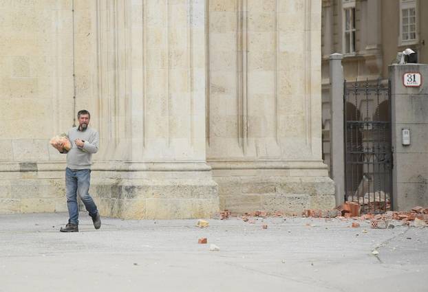 Zagreb: Potes magnitude 5,3 stupnja oštetio Zagrebačku katedralu