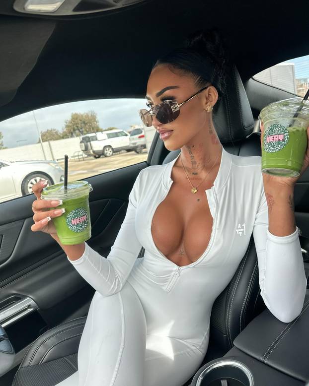 FOTO Ima top tijelo i tajnim poslom zarađuje bogatstvo: 'Ne tražite me novac, nađite posao'