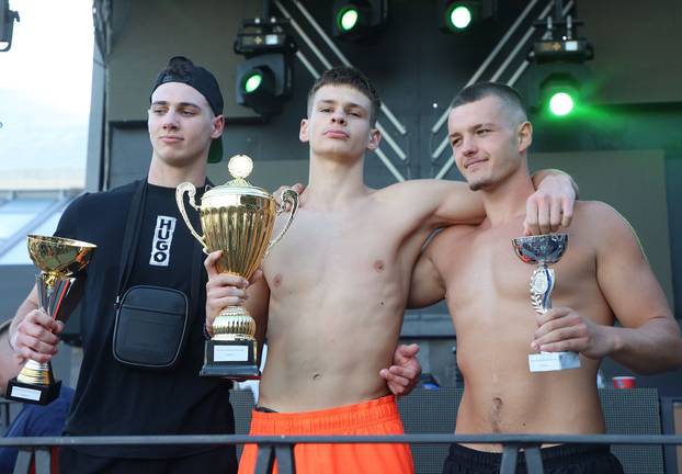 Split: Sportsko-humanitarno natjecanje "Najluđi skakač Hrvatske"