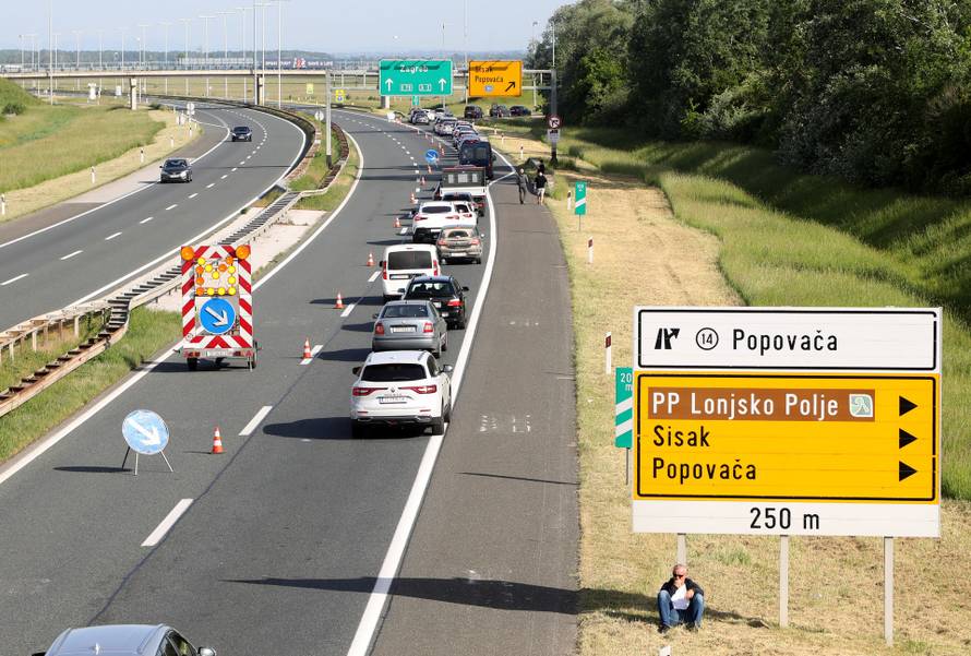 Gužva na autocesti A3 zbog prometne nesreće u kojoj je poginulo nekoliko osoba