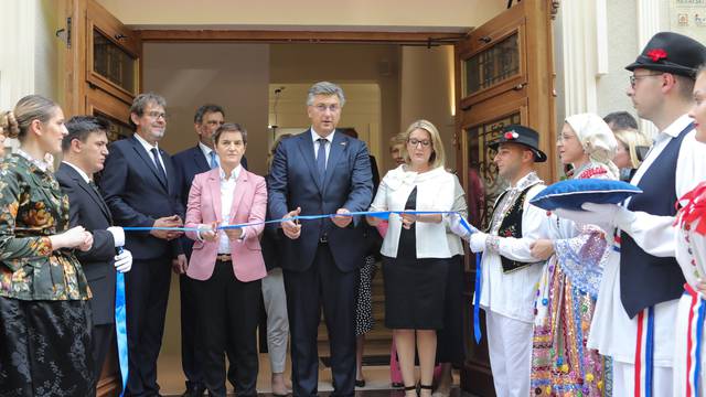 Subotica: Premijer Plenković u nazočnosti srbijanske kolegice Ane Brnabić otvorio novo sjedište hrvatske manjine u Srbiji 