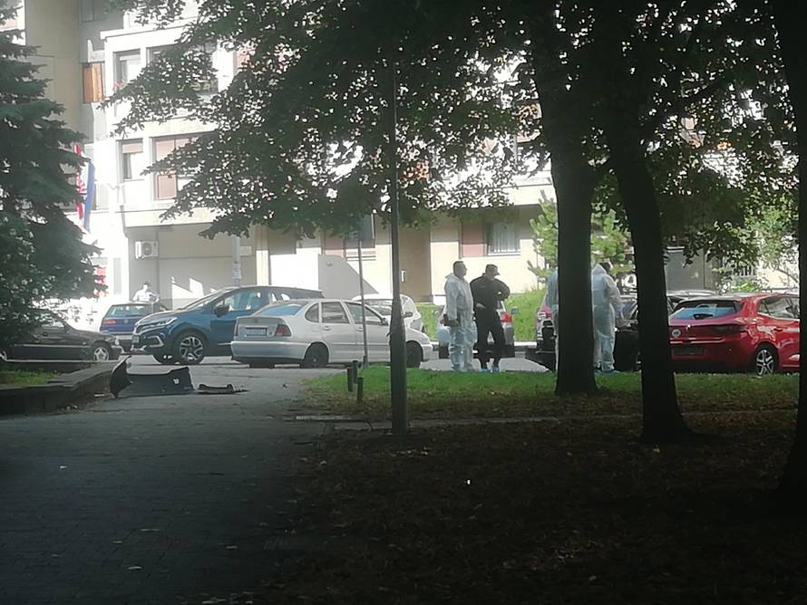 U Dugavama eksplodirao auto parkiran na invalidskom mjestu