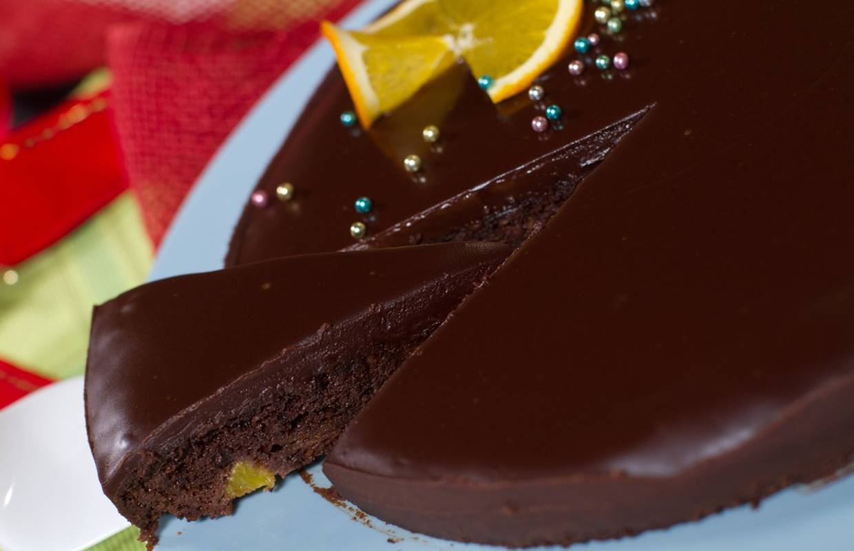 Božićna kuhinja: Neodoljiva čokoladna torta s narančama