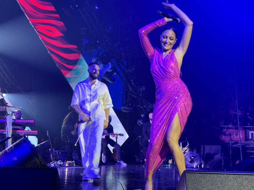 Prijović u Zadru održala čak 40. koncert turneje: Dovela repera pa odjenula izazovni kostim...