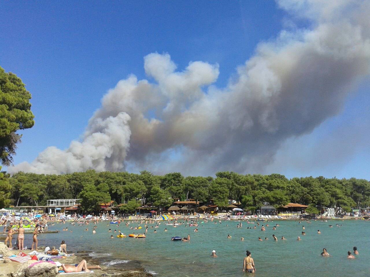 Veliki požar kod Pakoštana, vatra kod Šibenika lokalizirana