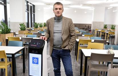 VIDEO Robot u menzi HKS-a: 'Pozdravio nas je i namignuo nam, pa odnio ostatke hrane'