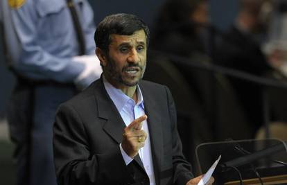 Eksplozija u iranskoj rafineriji nafte, Ahmadinedžad dobro