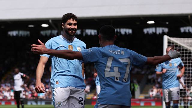 Premier League -  Fulham v Manchester City