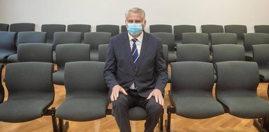 Osijek: Nastavljewno suđenje saborskom zastupniku Franji Luciću za podmićivanje novinara