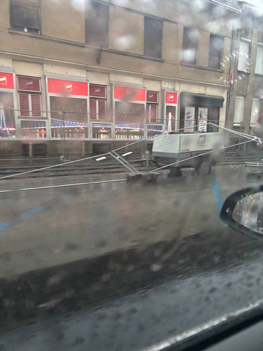 VIDEO Kaos diljem Hrvatske: Vjetar nosio krovove, tisuće bile bez struje, poplavljeni domovi