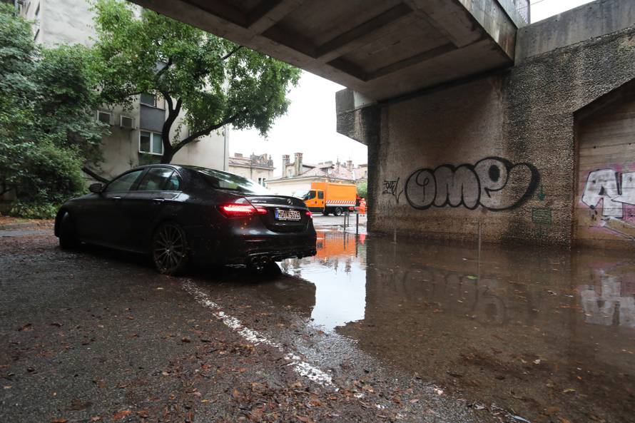 Rijeka: Poplavljen pothodnik na Bulevardu