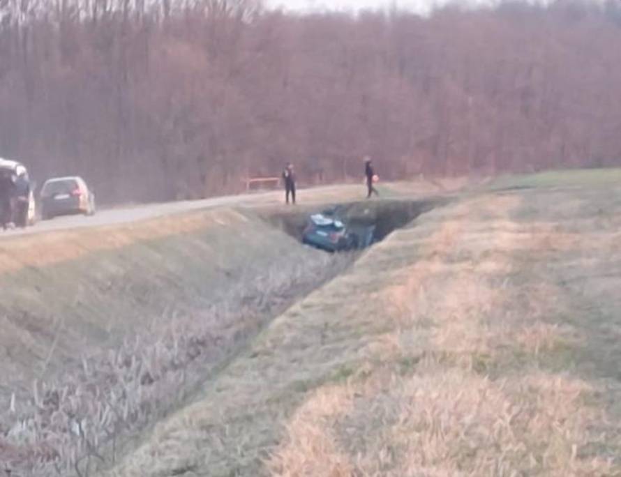 Teška prometna nesreća kod Đakova: Mladić (22) poginuo