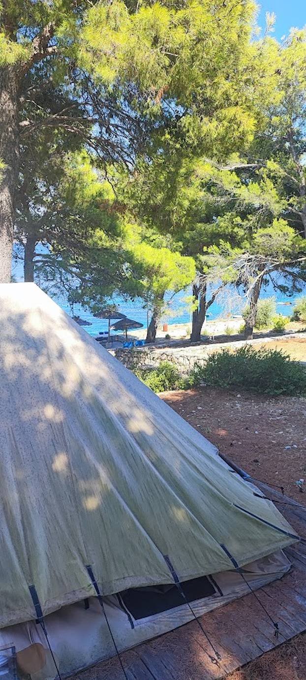 Swingeri na ovom hrvatskom otoku planiraju veliki party! Pogledajte fotografije