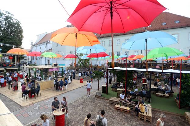 Zagreb:  Festival vrhunske hrane i glazbe Baš Naš otvoren je na platu Gradec