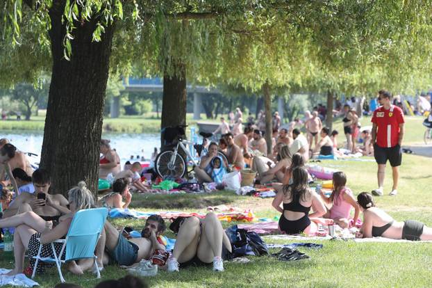Karlovac: Otvorena sezona kupanja na Foginovom kupalistu