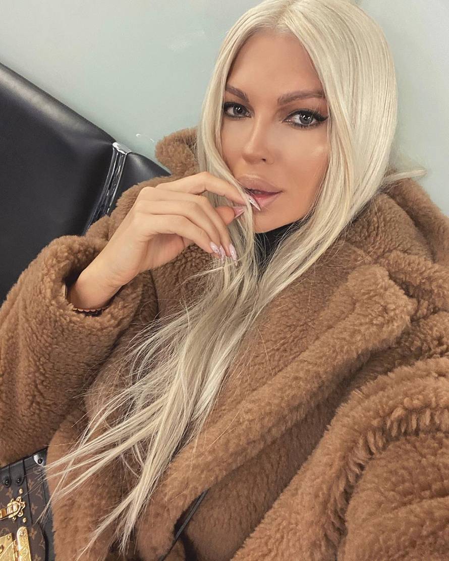 Cajka ponovno išla 'pod nož'? Ženo, što ti se dogodilo s licem