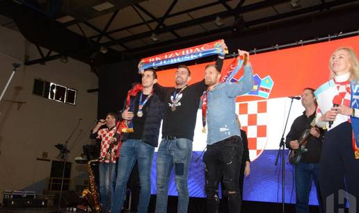 Zbog do&ccaron;eka rukometa&scaron;a u Ljubu&scaron;kom prekinuli nastavu