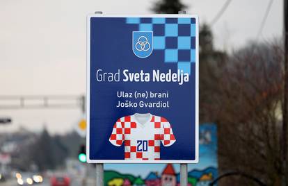 Sveta Nedelja postavila table s porukom o Jošku Gvardiolu