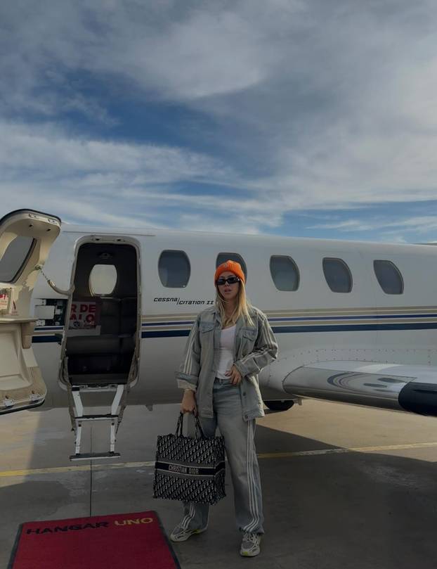 FOTO Godina nova, a Wanda po starom. Tange, bujni dekolte i novi partner: 'Prava ljubav...'