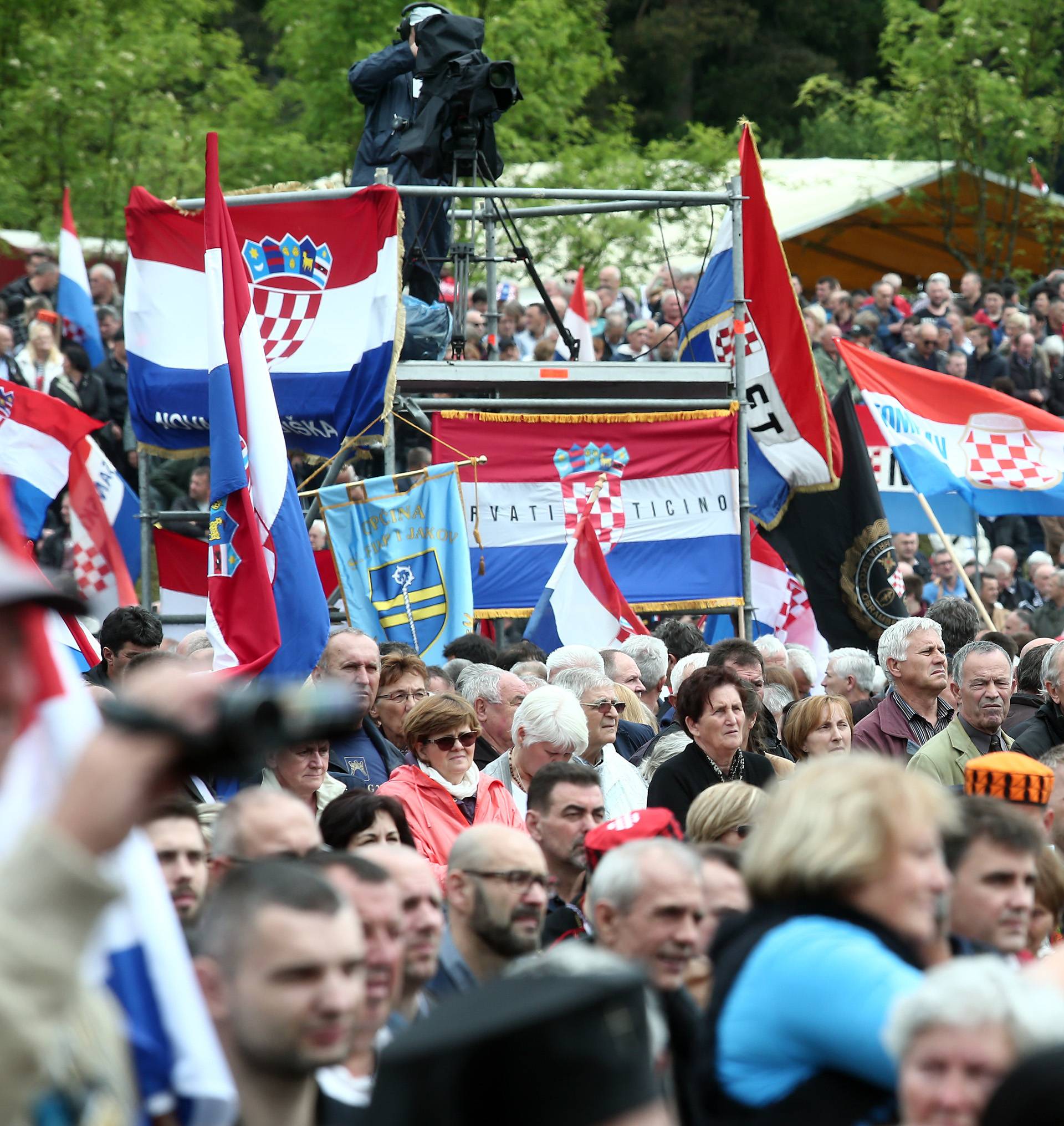 Odali počast žrtvama: Reiner  i Karamarko stigli na Bleiburg