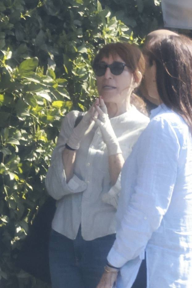 *EXCLUSIVE* Actress Katey Sagal enjoys lunch with a friend at All Time in Los Angeles