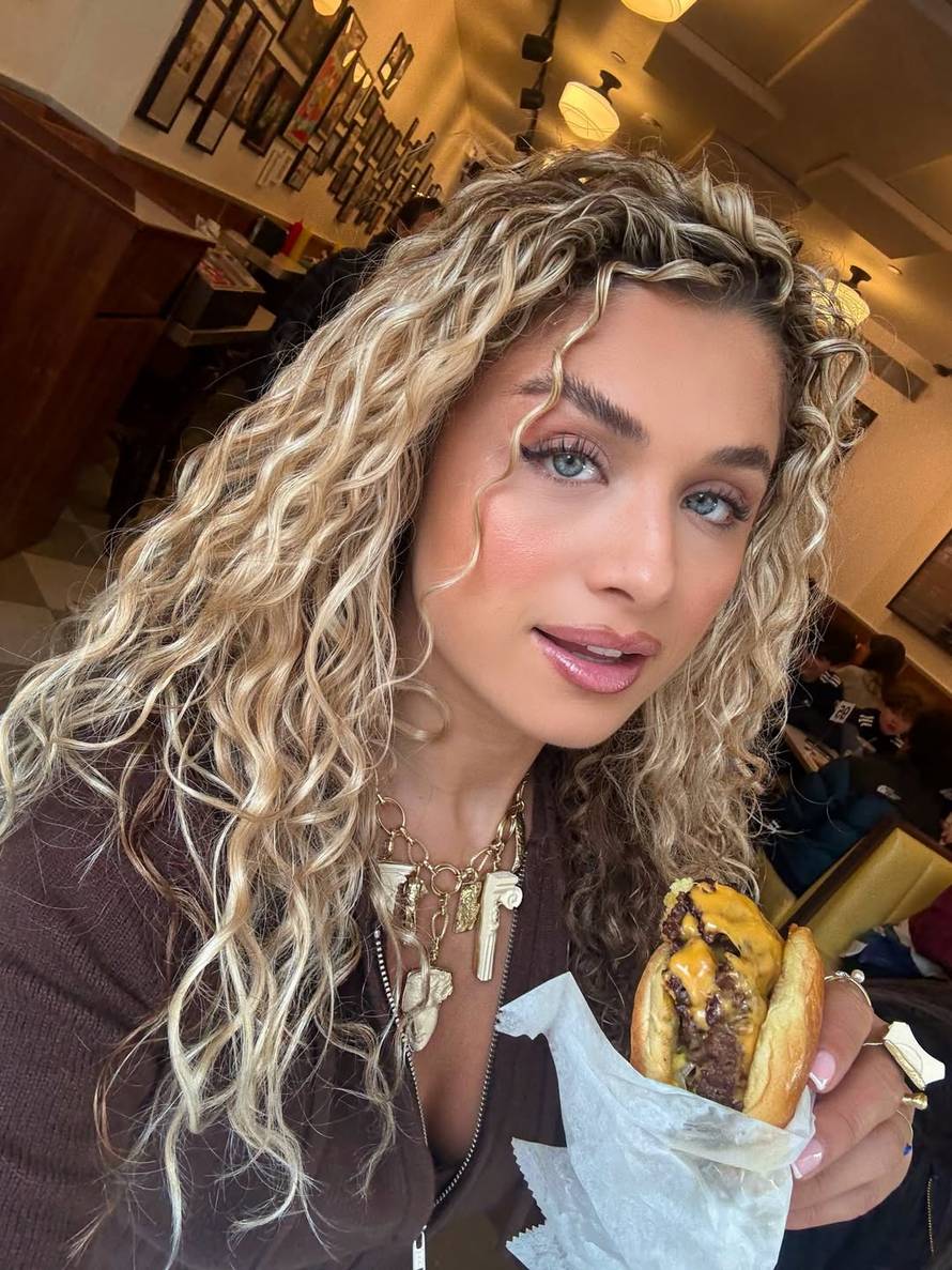 Britanska pjevačica Antigoni je bila zvijezda kontroverznog realityja, sada ide na Eurosong