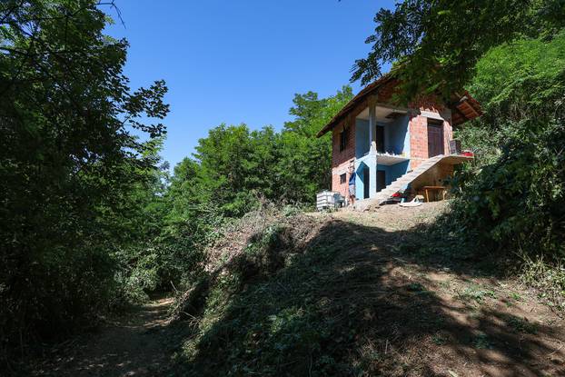 ARHIVA: Američki influenser Justus Reid mora srušiti kuću Zagorju koju je kupio za 5.000 eura i u potpunosti preuredio