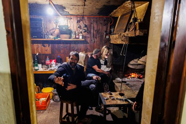 Glavice: Doček izbornih rezultata kod obitelji Zorana Milanovića