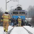 Strava: Vlak je  smrskao auto, poginuo mlađi par iz Karlovca