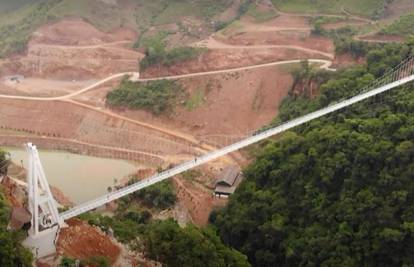 U Vijetnamu otvoren stakleni pješački most dug  632 metra