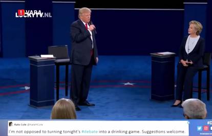 Parodija na debatu: Hillary i Trump otpjevali sučeljavanje
