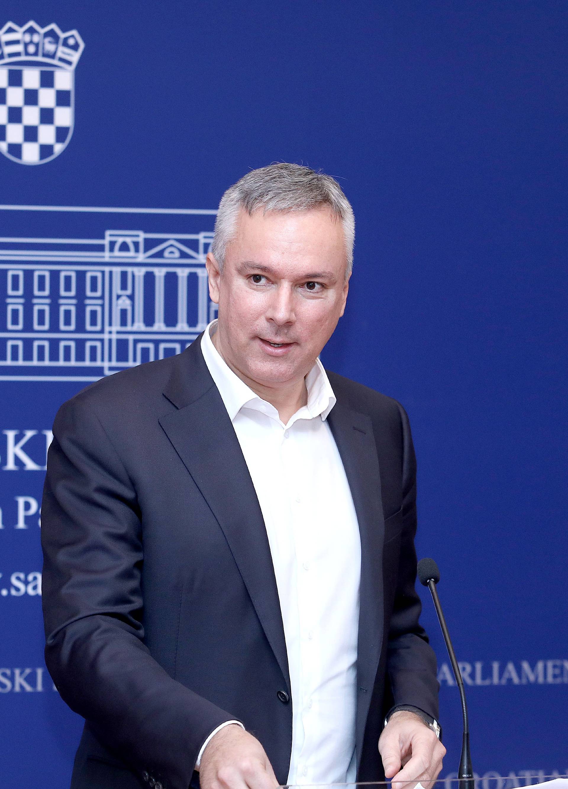 Zagreb: Darinko Kosor odrÅ¾ao konferenciju za medije o ovrÅ¡nom zakonu