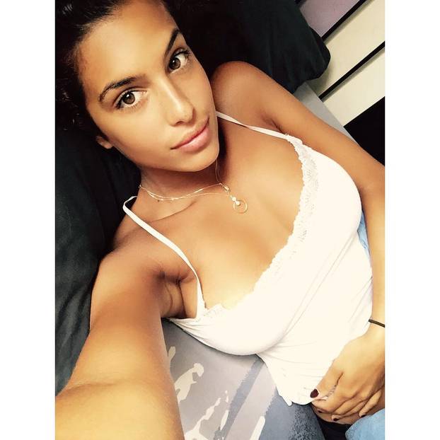 Bujnoj manekenki ne smetaju centimetri talijanske zvijezde