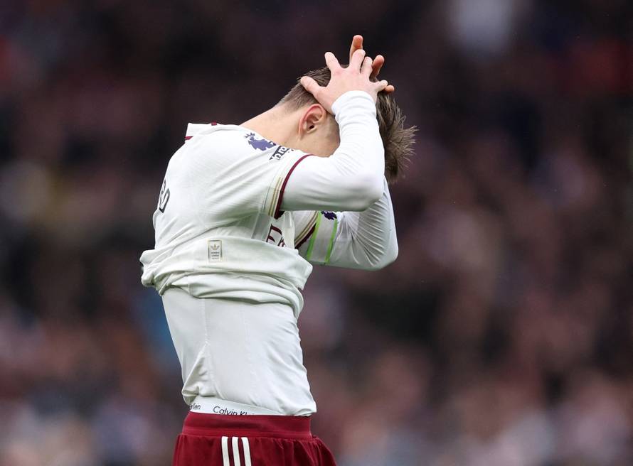 Premier League - Aston Villa v Arsenal