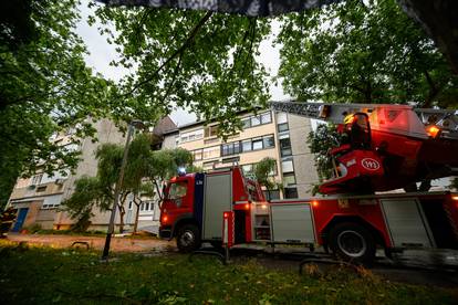 FOTO Pogledajte kako je snažno nevrijeme zahvatilo Zagreb: Na cestama kaos, srušena stabla...